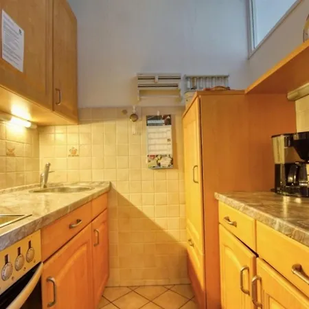 - Haus G, App 0g0503 *